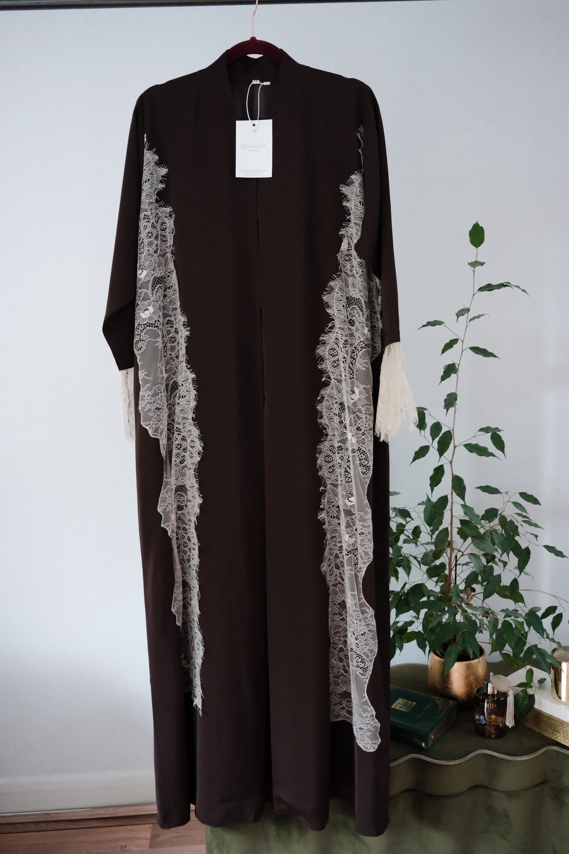 Qinwan Abaya