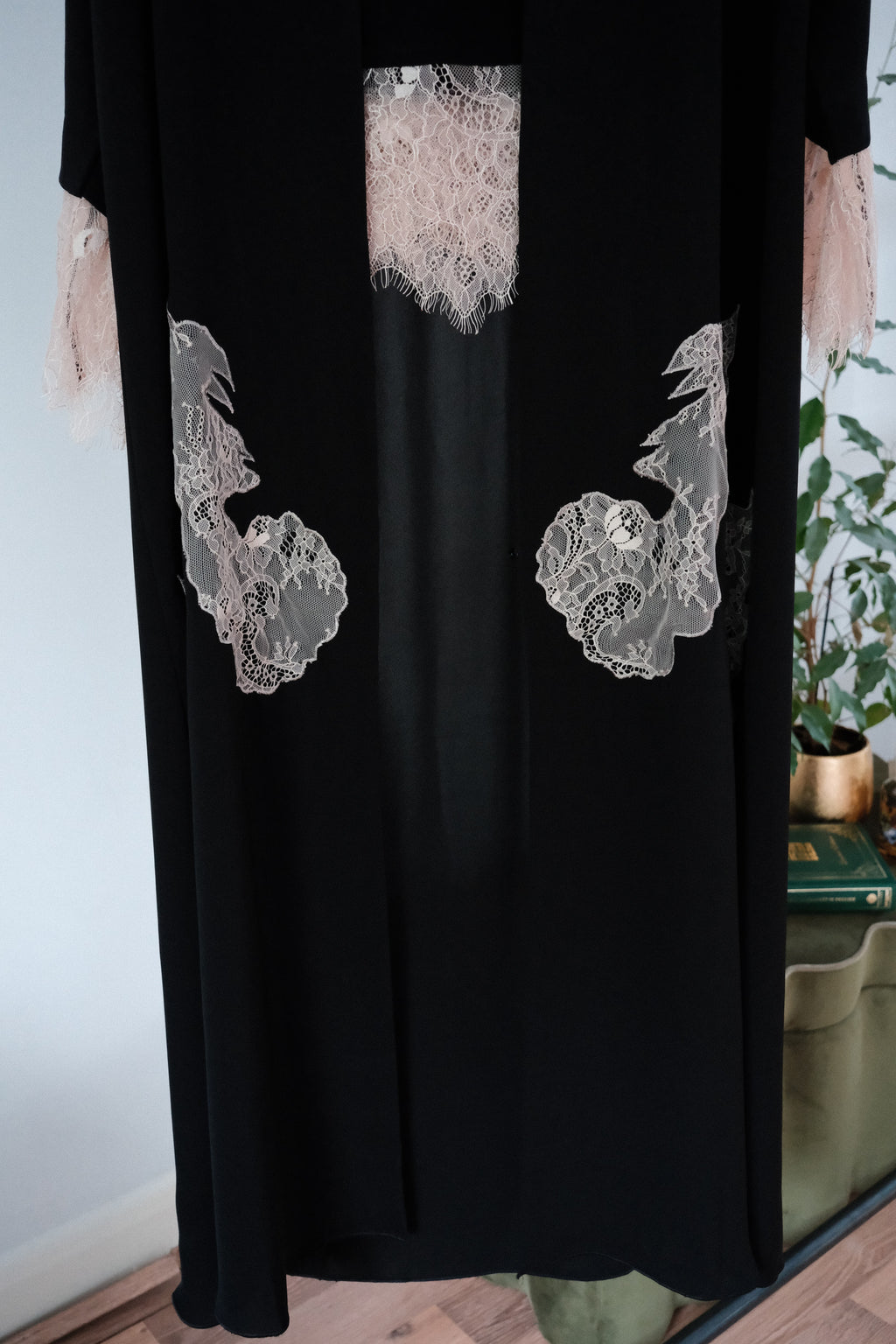 Qahwa Abaya