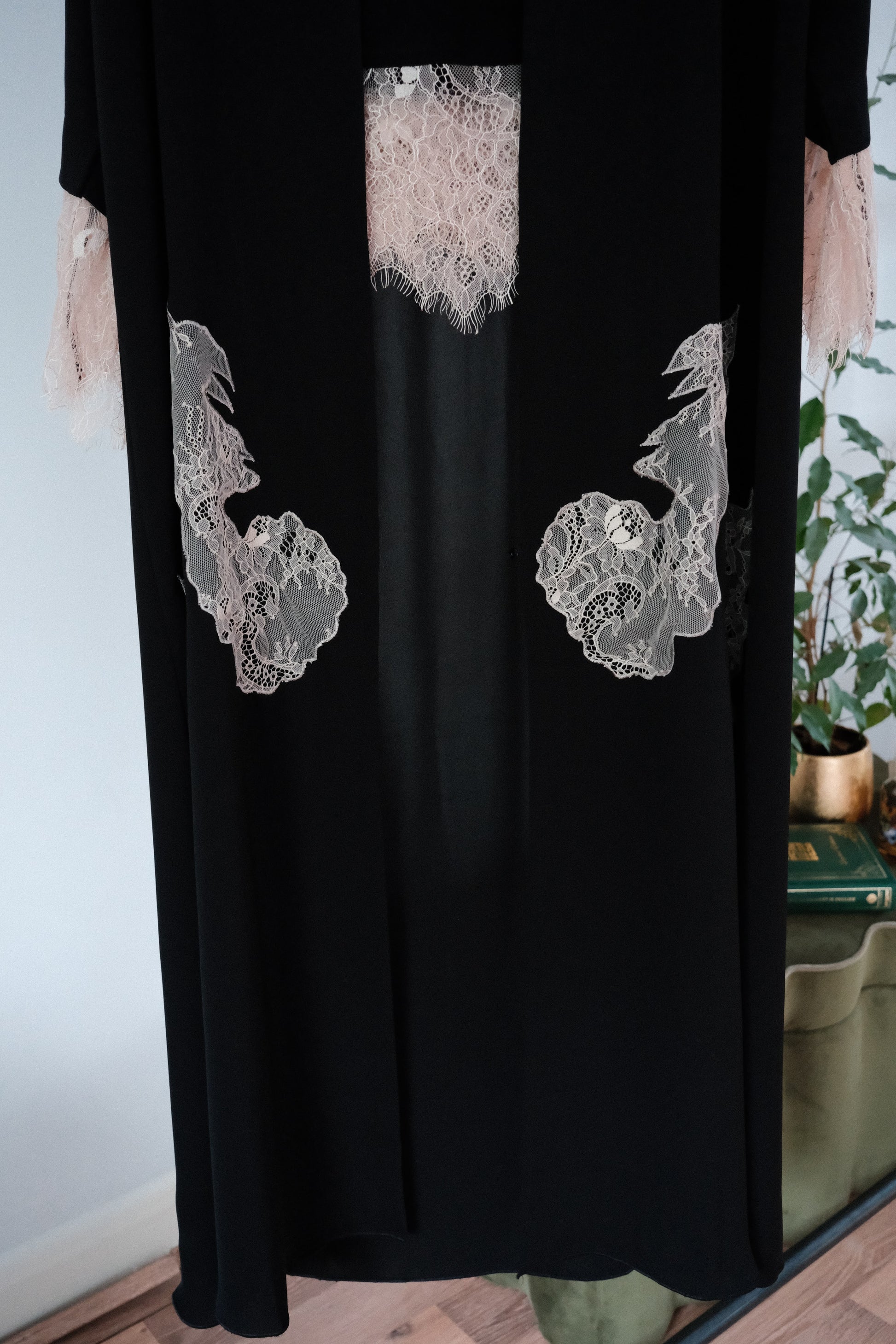 Qahwa Abaya